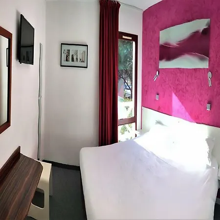 Halt Hotel