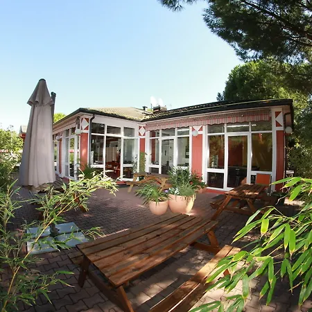 Hotel Halt 2*