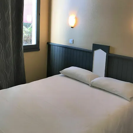 Hotel Halt 2*