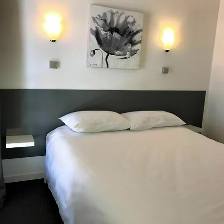 Hotel Halt